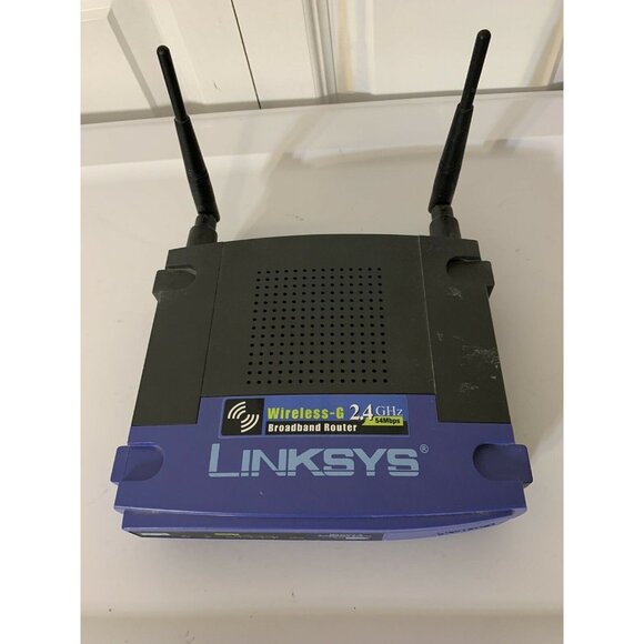 LINKSYS WRT54G‎  WIRELESS-G 2.4 GHZ BROADBAND ROUTER (No Power Chord) - Picture 1 of 6